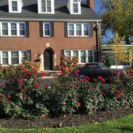 Knob Hill Bed And Breakfast Flint Exterior photo